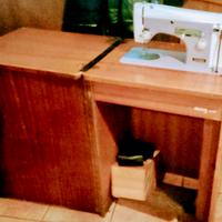 Macchina da cucire vintage Necchi mod 267