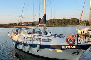 Barca a vela motorsailer