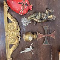 Blocco dí oggetti religiosi