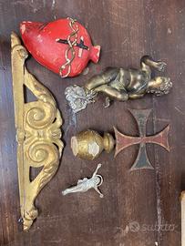 Blocco dí oggetti religiosi