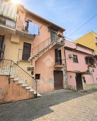 3 LOCALI A GENZANO DI ROMA