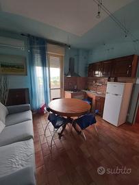 Da privato, luminoso bilocale, molte potenzialità