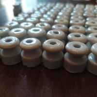 Isolatori ceramici vintage per cavi in treccia