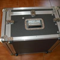 Flight case+mixer . NUOVO