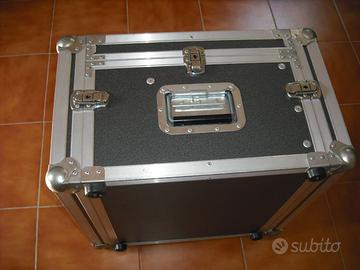 Flight case+mixer . NUOVO