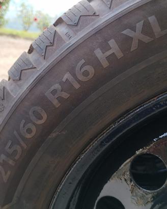 N.4 gomme invernali con cerchi