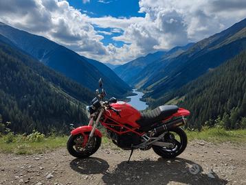 Ducati Monster 900