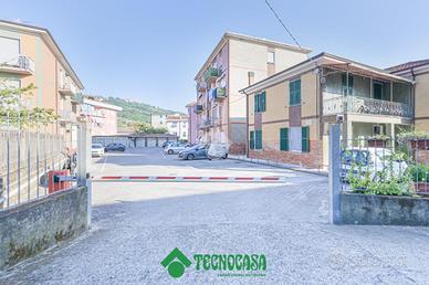 4 LOCALI A FOLLO