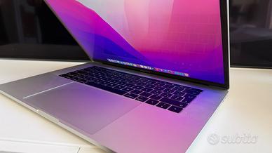 MacBook Pro 15” 2016 i7 2.7 16GB 512GB Radeon 455