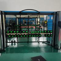 Palestra intera, parco macchine isotoniche