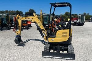 MINIESCAVATORE YANMAR VIO 17 A NOLEGGIO