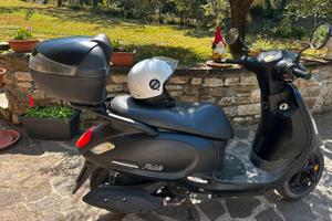 SYM fiddle , nero opaco + bauletto