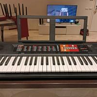 pianola YAMAHA Modello F51