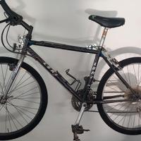 Bicicletta Mountain Bike