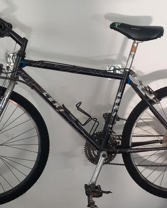 Bicicletta Mountain Bike