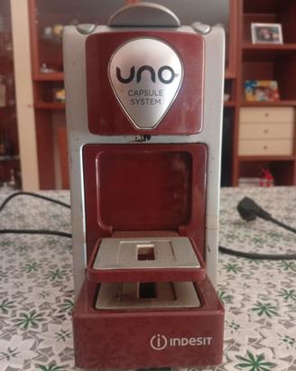 Macchina caffè a capsule Uno indesit