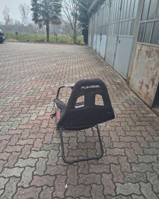 Postazione Playseat Challenge, volante e pedali