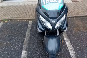 Suzuki burgman 200