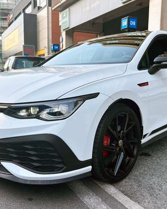 VW GOLF GTI CLUBSPORT DSG 300 CV - AKRAPOVIČ - DCC