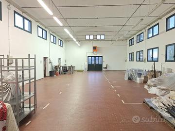 Mirano locali uso deposito per brevi periodi