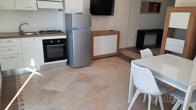 Bilocale arredato in villa