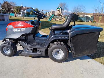 Trattorino idrostatico rasaerba 