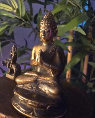 Buddha in metallo pieno Anjali Mudra