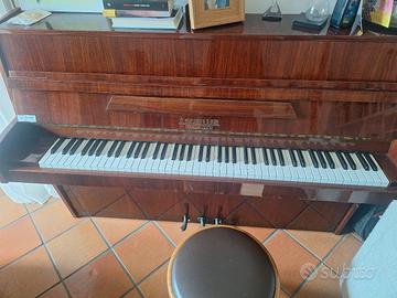 pianoforte verticale Schiller