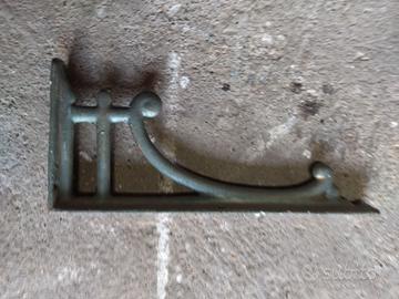 mensola in ferro battuto