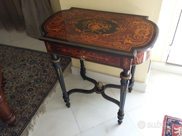 Tavolino intarsiato Radica