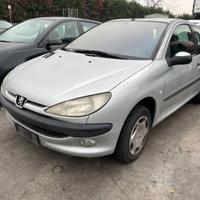 Ricambi usati per Peugeot 206 1.4 benz del 2002