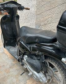 Piaggio Scarabeo 50 4T – 2009