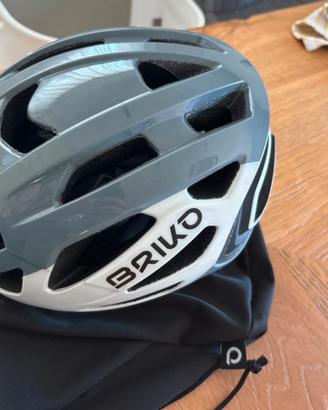Casco da ciclismo BRIKO