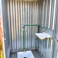 bagno da cantiere o giardino 