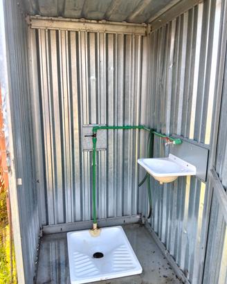 bagno da cantiere o giardino 