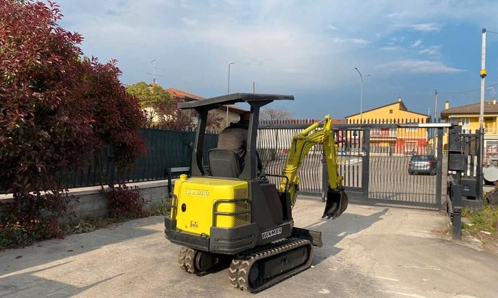 E139 Mini escavatore 17 q Yanmar B17