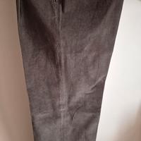 Pantaloni classici in velluto a coste