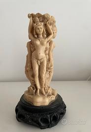 Vaso orientale resina boneite apsara base legno