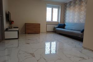 Ampia camera ristrutturata-Metro C Torre Spaccata