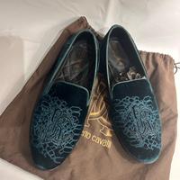 Pantofole in velluto verde di Roberto Cavalli