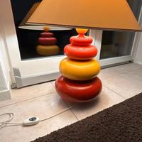 Lampada da tavolo design per soggiorno