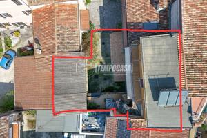 Corte a Manerba con 2 Appartamenti, Mansarda con V