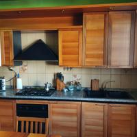 Cucina in legno ad L di 8 mt con Top in granito