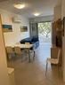 luglio-frontemare-piscina-vista-strada-2-camere