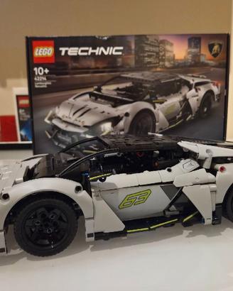 Set LEGO #42214 Technic  Lamborghini Revuelto