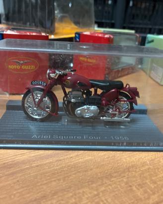 Modellino Ariel Square Four 1956