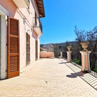 VILLA SINGOLA A FAGNANO ALTO