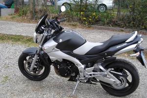 Suzuki gsr 600 Nera