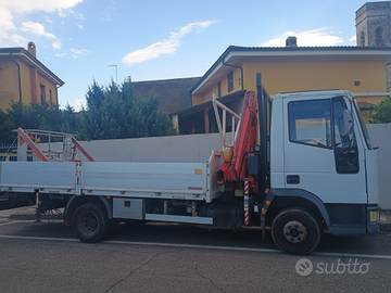 Iveco 75/14 cassone fisso con gru