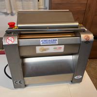 Sfogliatrice elettrica per pasta fresca